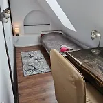Dla Cyfrowych Nomadow Z Miejscem Pracy Apartment