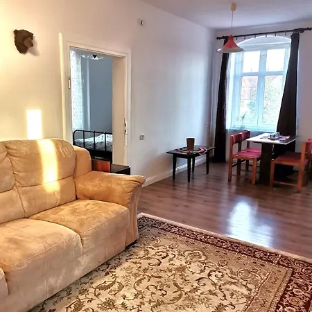 Apartment Dla Cyfrowych Nomadow Z Miejscem Pracy Dzierzoniow