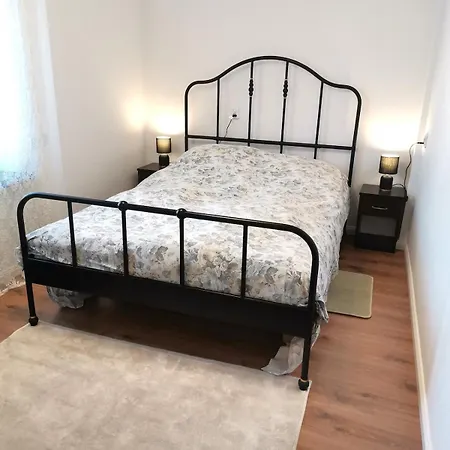 Dla Cyfrowych Nomadow Z Miejscem Pracy Apartment